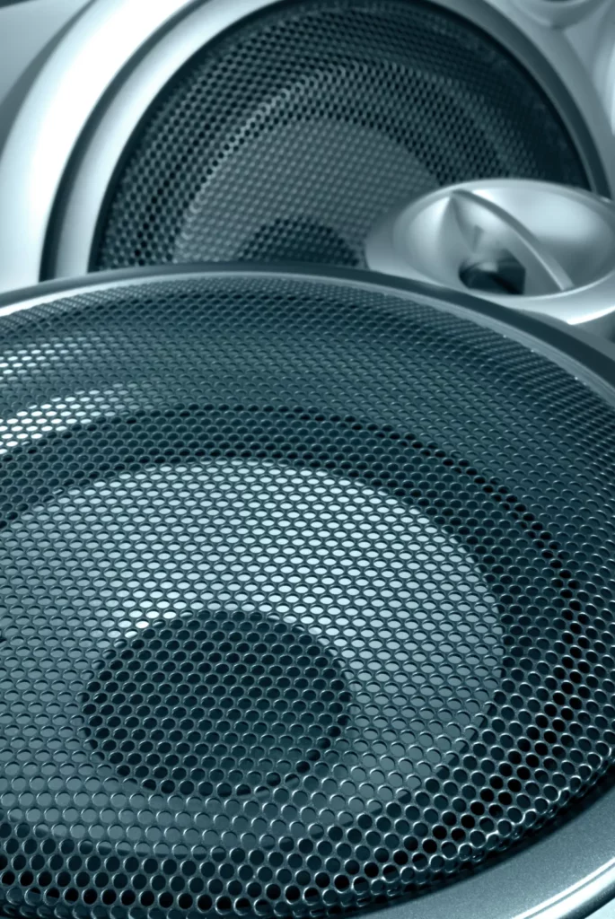Grille de haut-parleur en tôle perforée