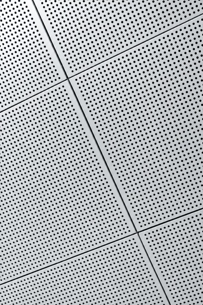 Dalles de plafond en tôle perforée