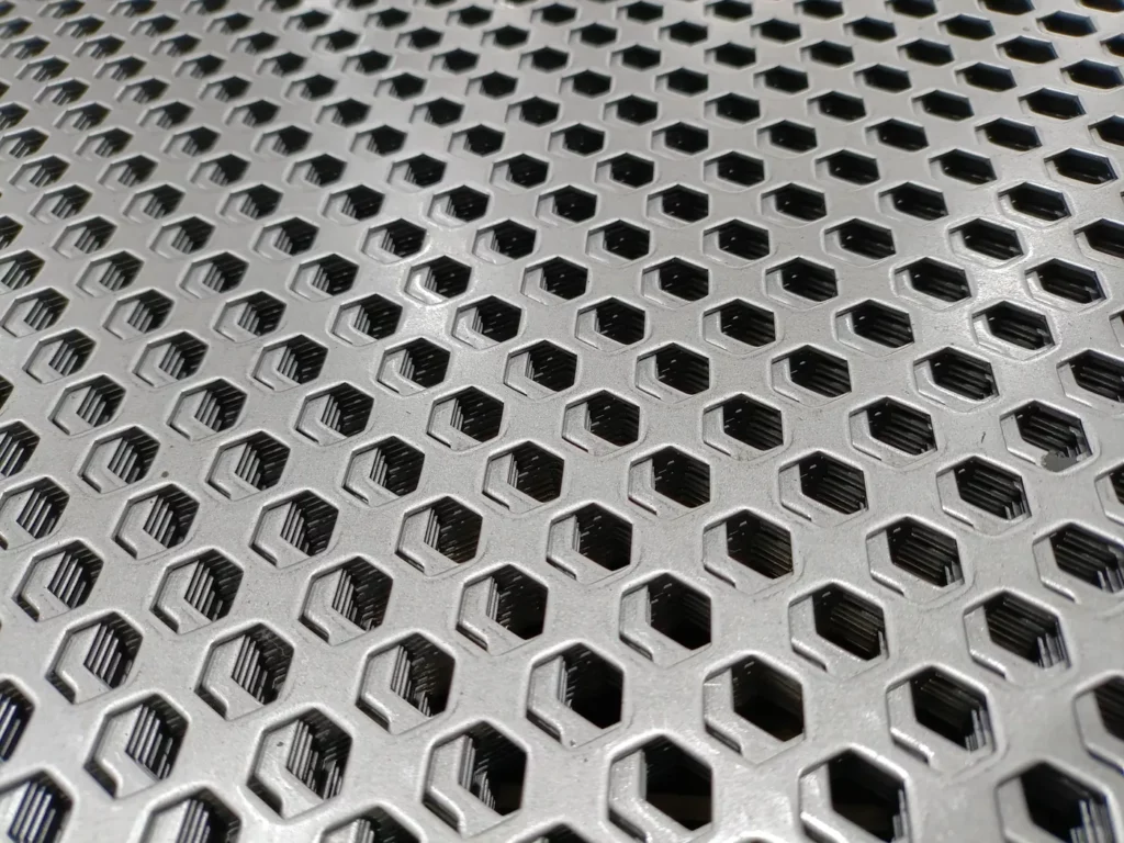 Tôle perforée à trous hexagonaux